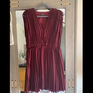 Wine colored v neck pleated dress